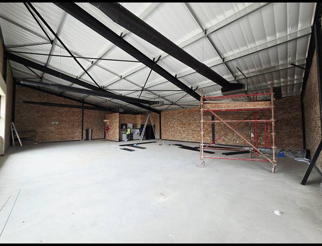2,365M² WAREHOUSE TO LET IN RIVERSANDS